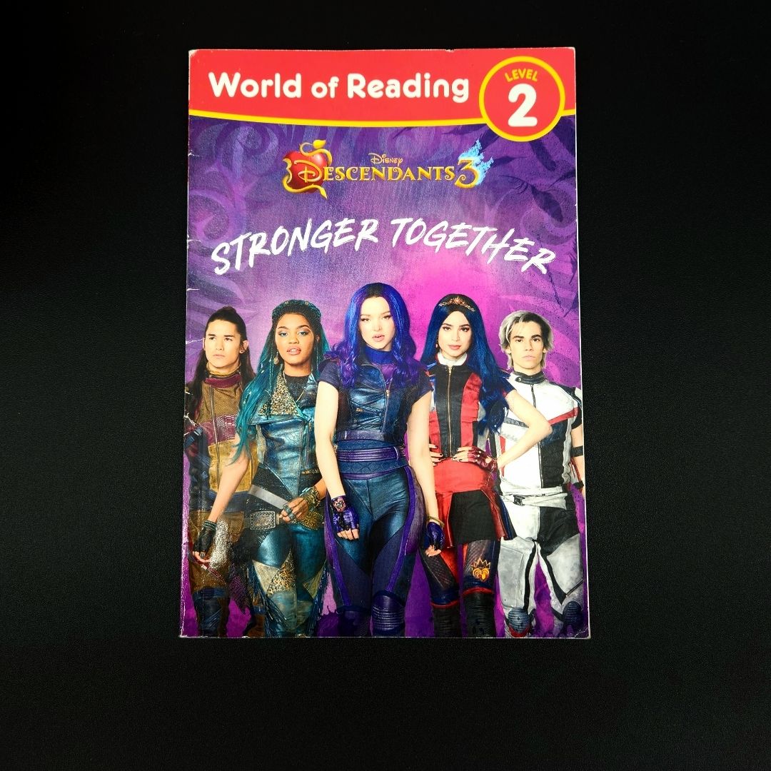 World of Reading Descendants 3: Stronger Together Level 2