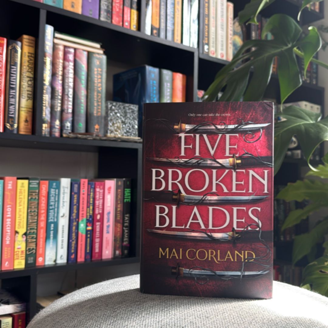 Five Broken Blades (Deluxe Limited Edition)