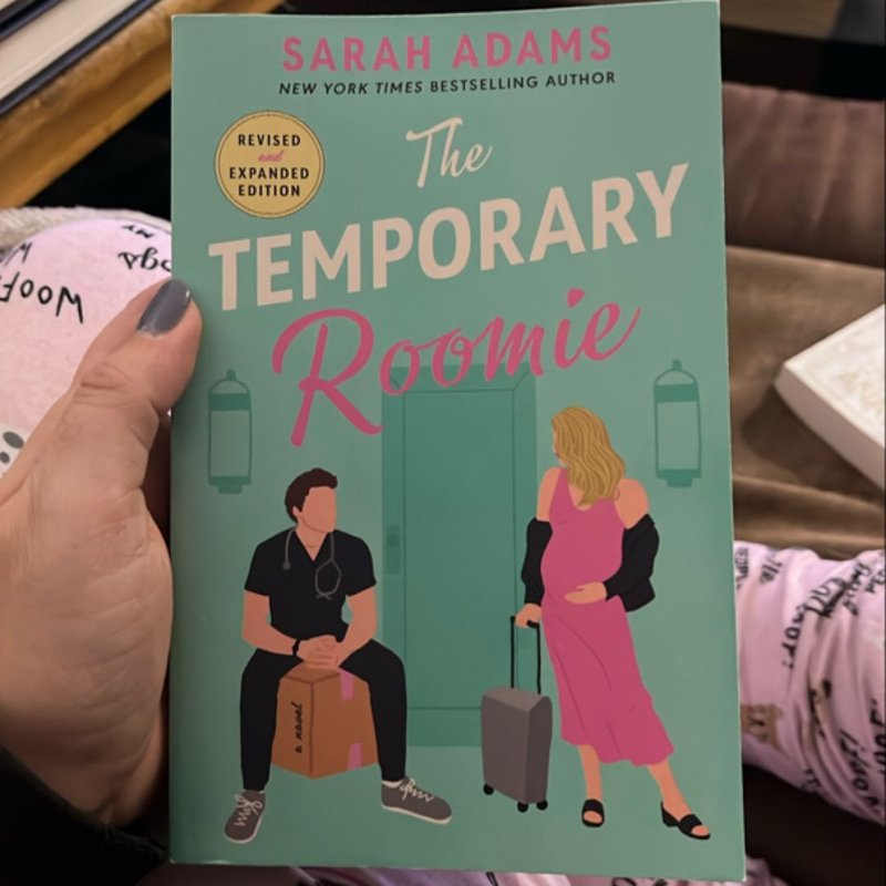 The Temporary Roomie by Sarah Adams, Paperback | Pangobooks