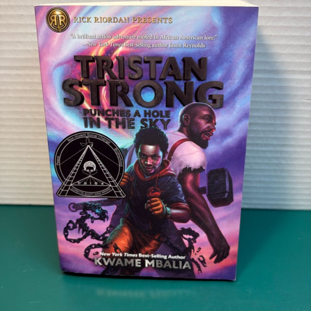 Tristan Strong Punches a Hole in the Sky (a Tristan Strong Novel, Book 1)