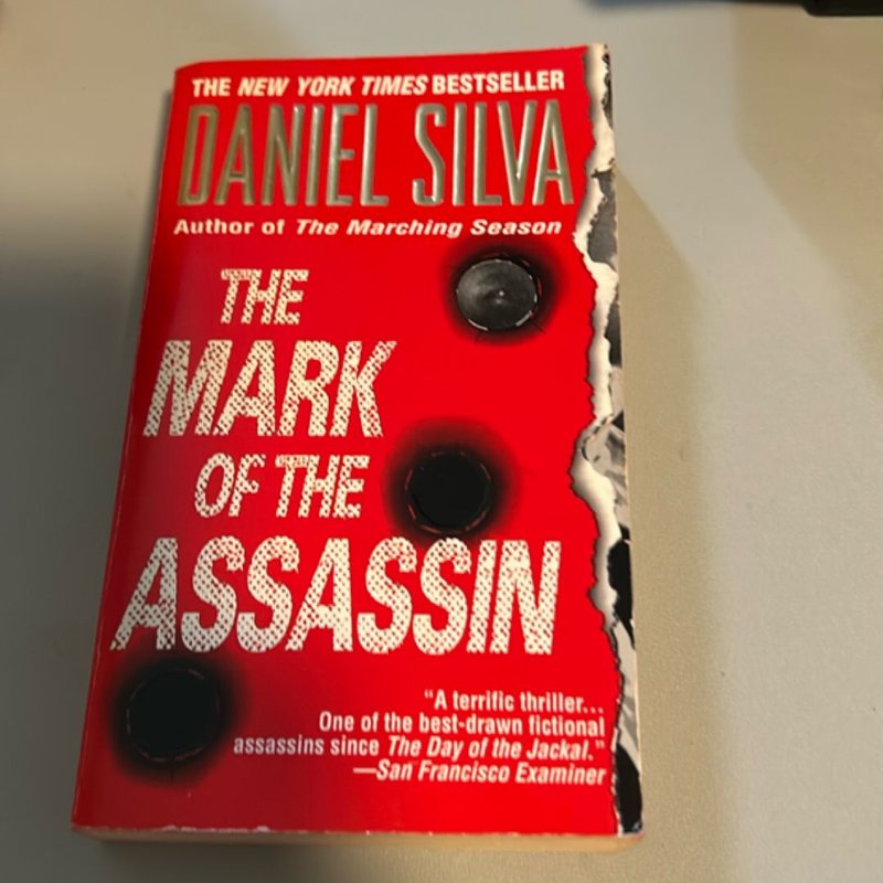 The Mark of the Assassin by Daniel Silva, Paperback | Pangobooks