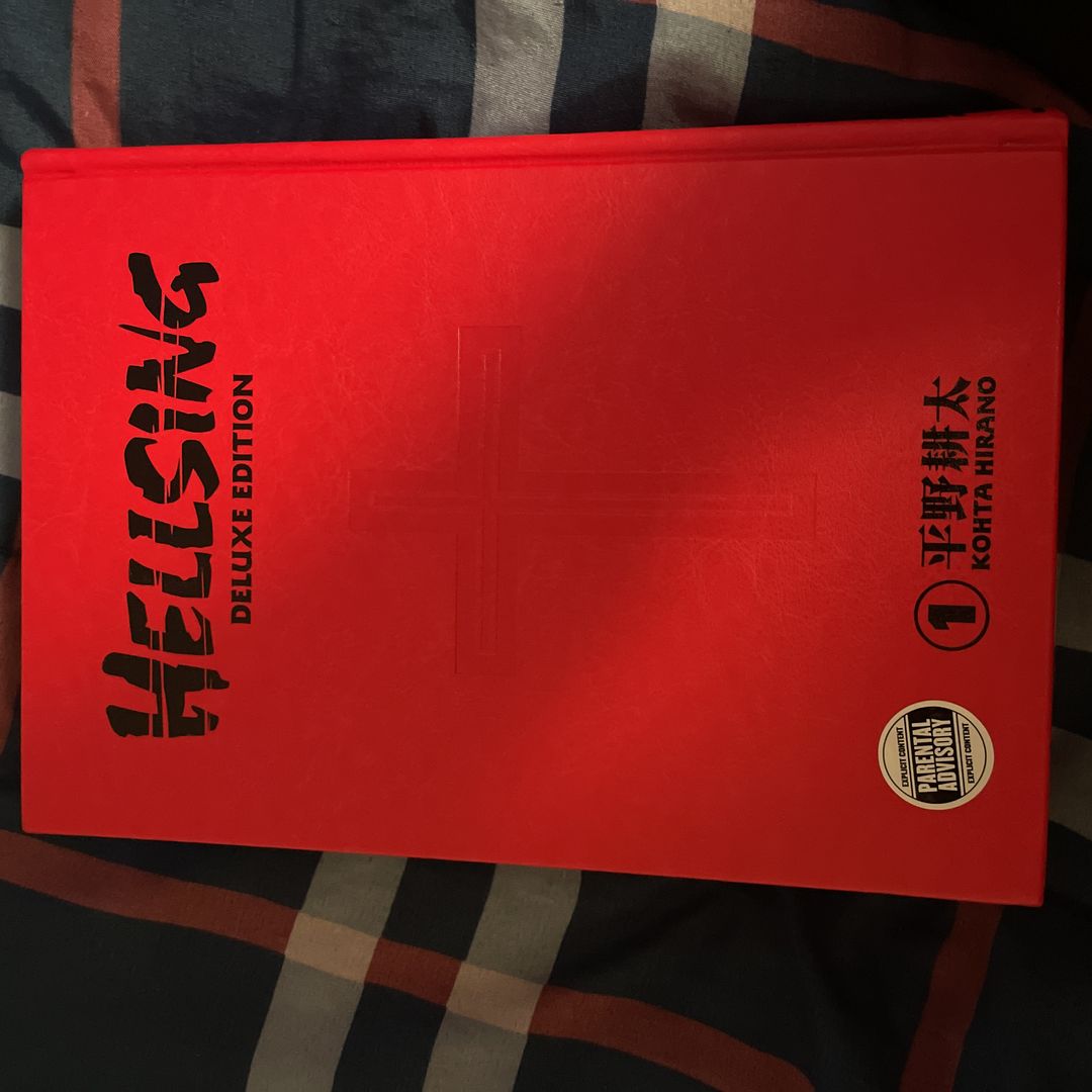 Hellsing Deluxe Volume 1