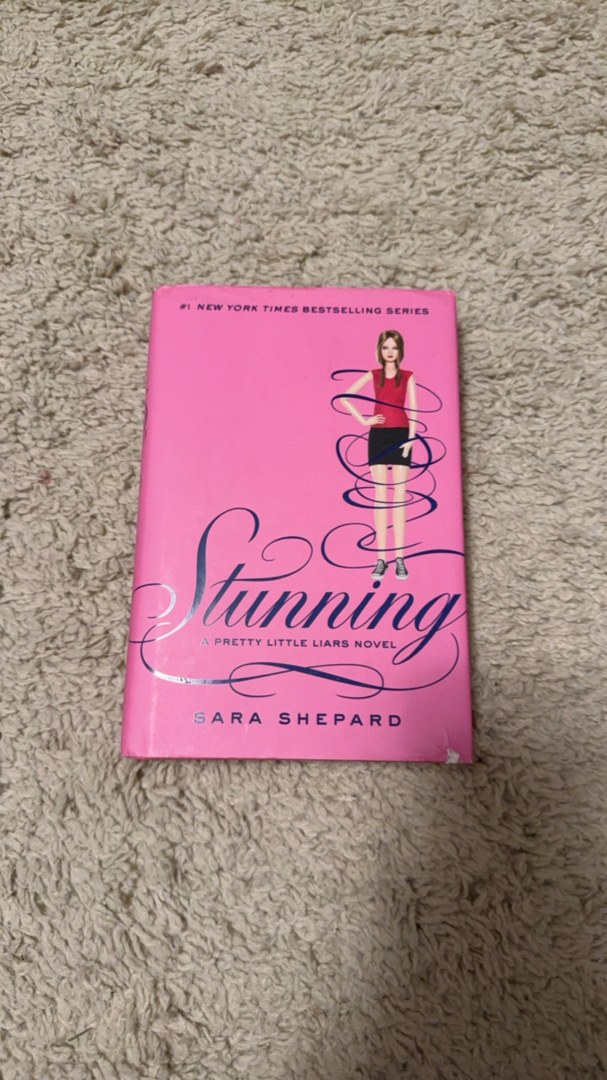 Pretty Little Liars #11: Stunning