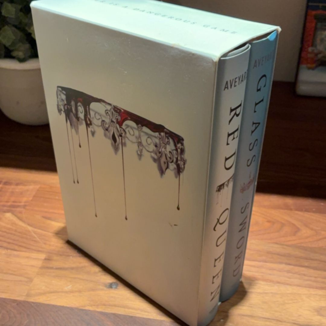 Red Queen 2-Book Hardcover Box Set