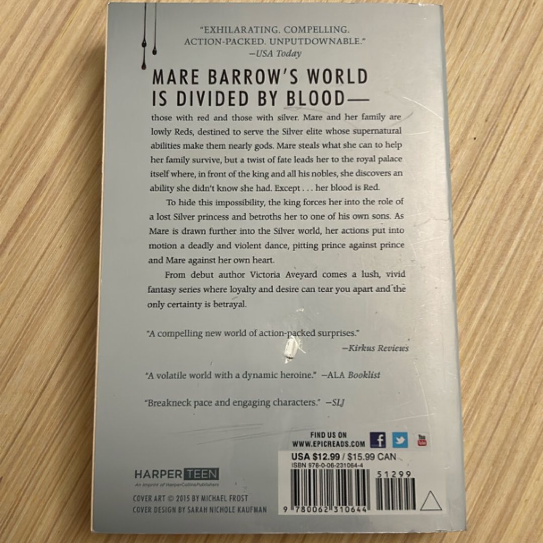 Red Queen by Victoria Aveyard, Paperback | Pangobooks