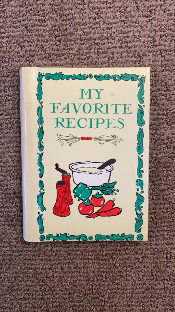 My Favorite Recipes - Blank Pages - Write in or Insert - Recipe Book (2020)