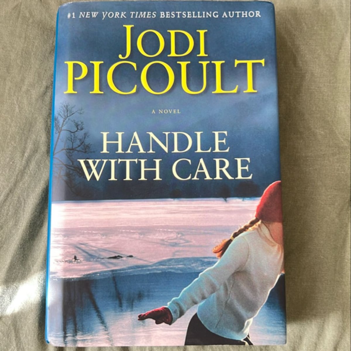Handle with Care by Jodi Picoult, Hardcover | Pangobooks