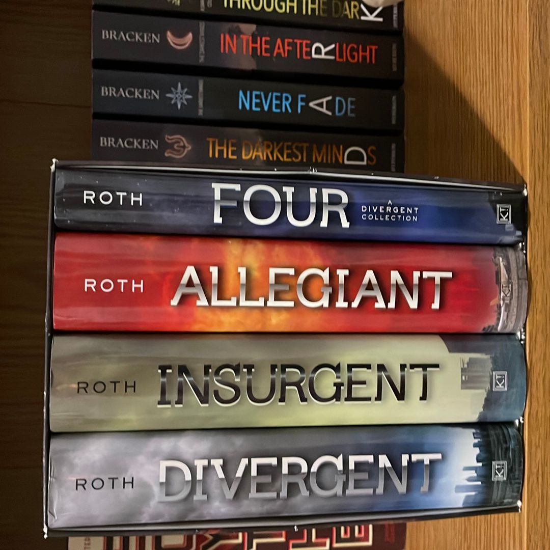Divergent Series Four-Book Paperback Box Set