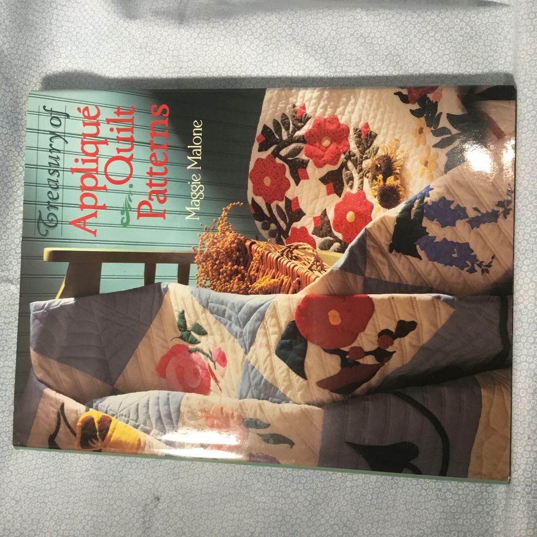 Treasury of Applique Quilt Patterns