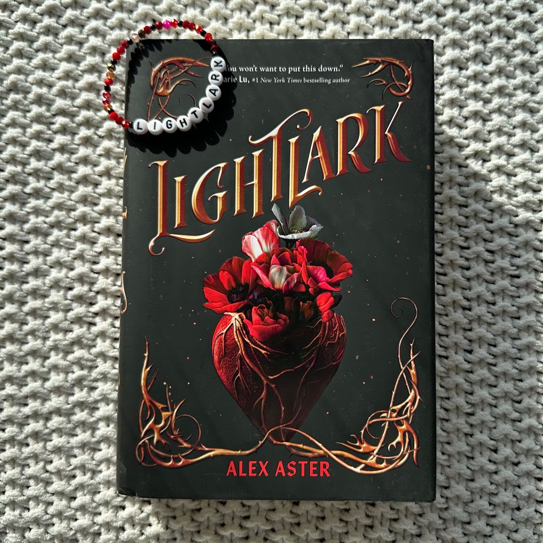 Lightlark (Book 1) [Bracelet included!]