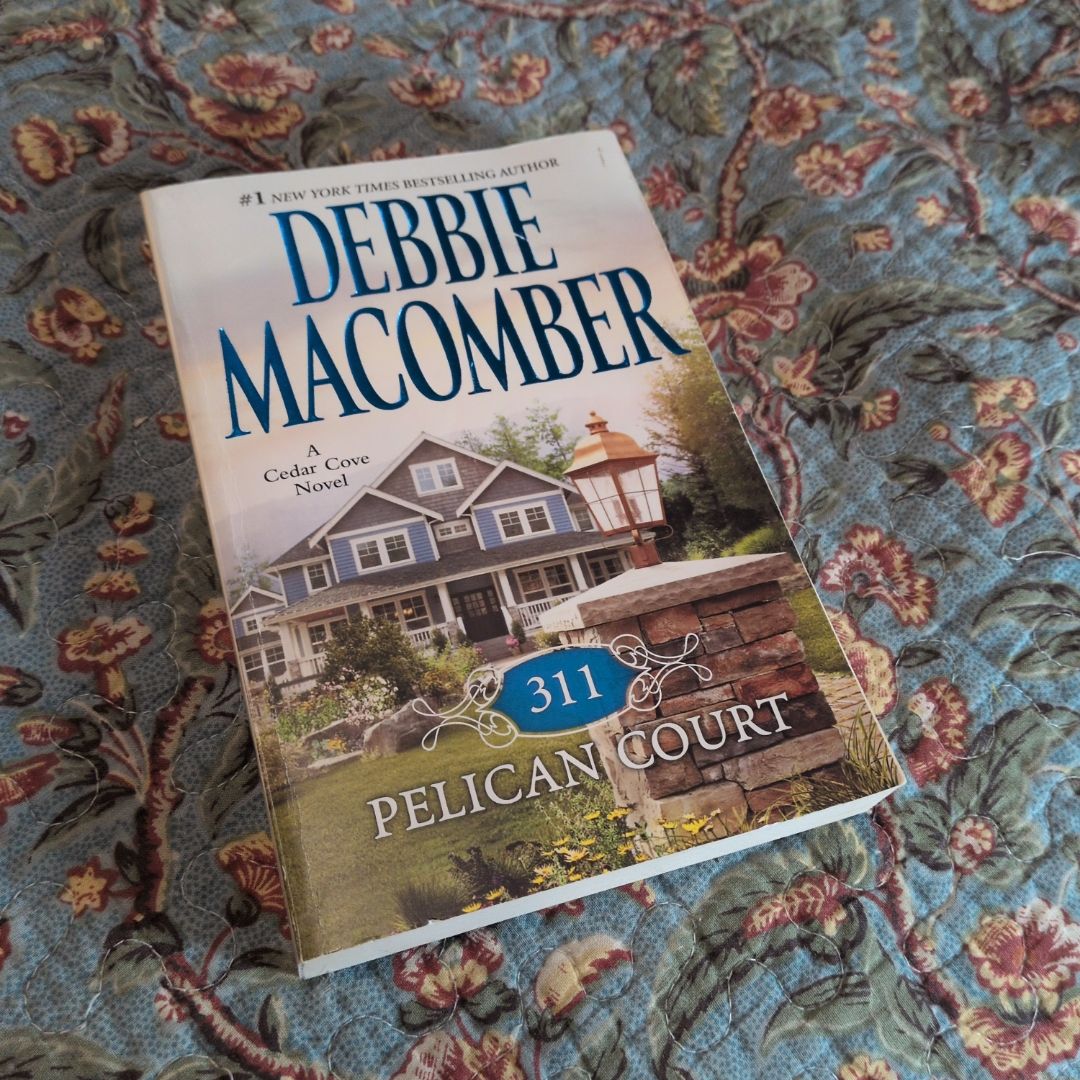 311 Pelican Court (Cedar Cove Book 3)