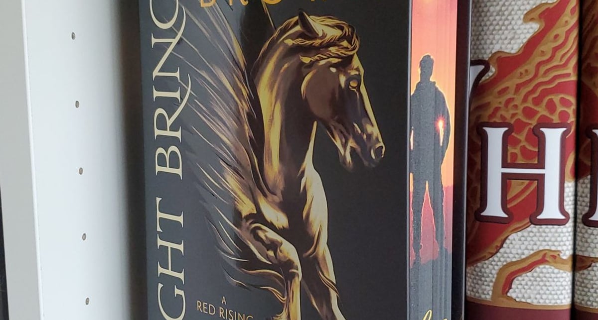 Light Bringer *Special Edition* by Pierce | PangoBooks