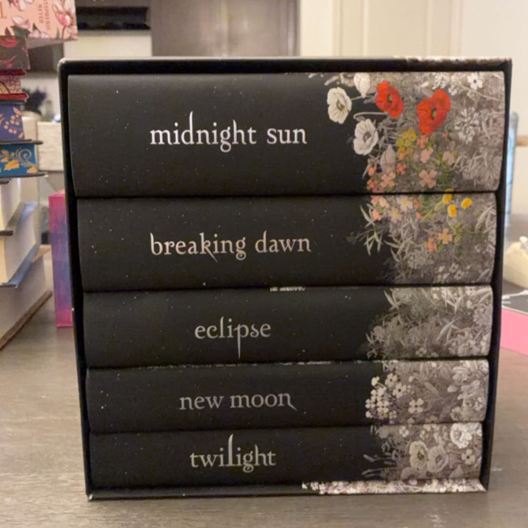 The Twilight Saga Deluxe Hardcover Collection