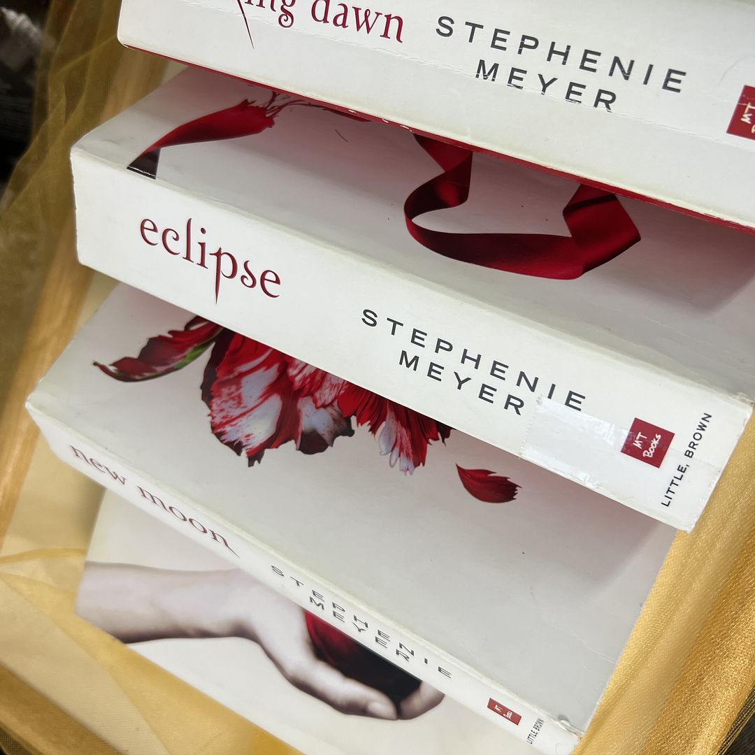 RARE FIVE BOOK Twilight White Collection