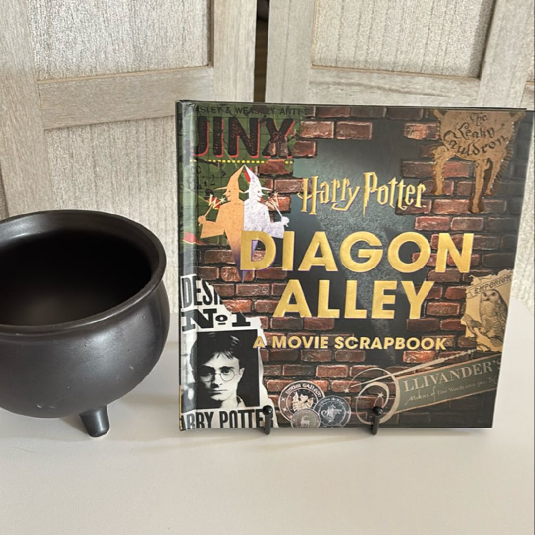 Harry Potter: Diagon Alley: a Movie Scrapbook