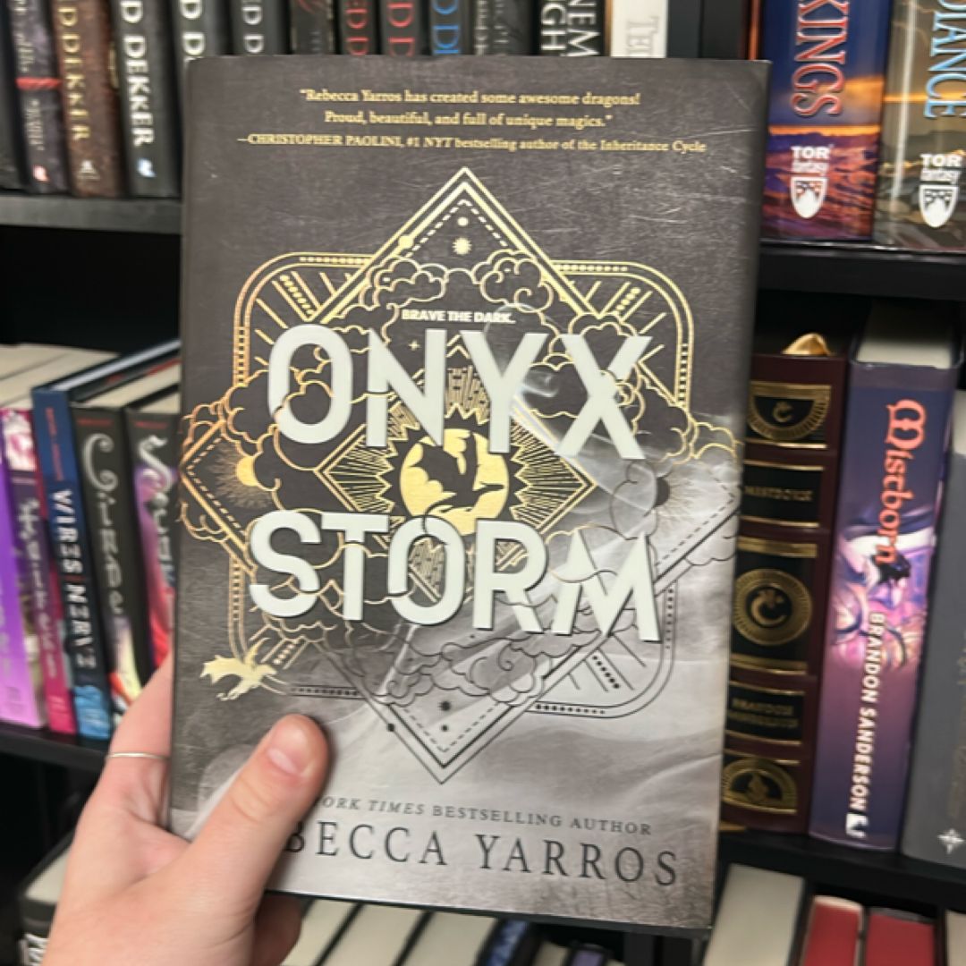 Onyx Storm (Standard Edition)