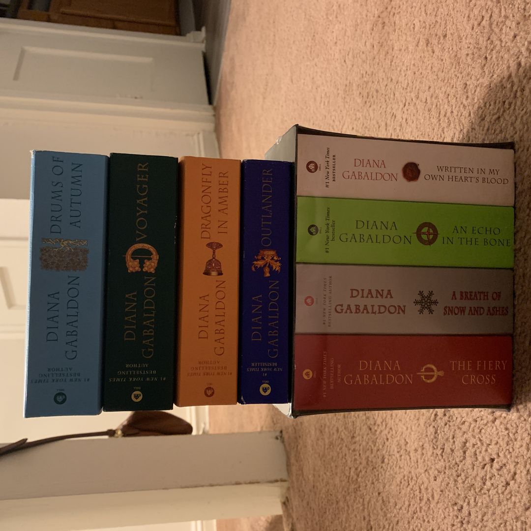 Outlander Volumes 5-8 (4-Book Boxed Set)