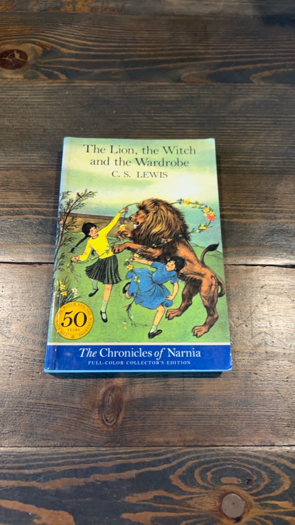 The Lion, the Witch and the Wardrobe: Full Color Edition