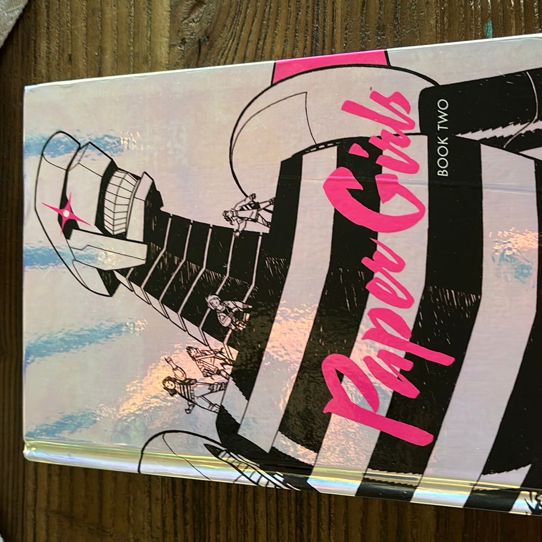 Paper Girls Deluxe Edition Volume 2
