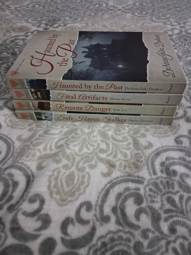 Hearts in Peril: Lot of 4 Books