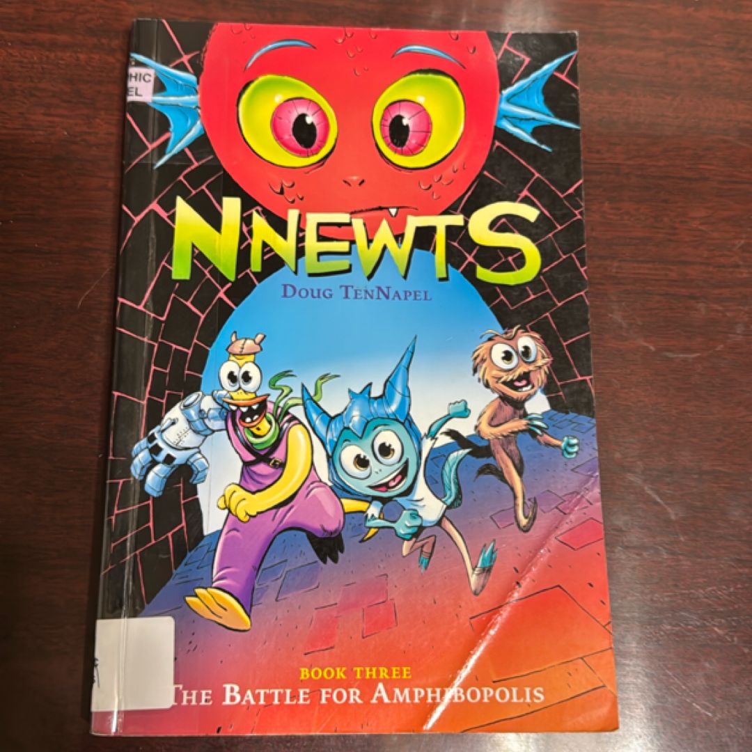 The Battle for Amphibopolis: a Graphic Novel (Nnewts #3)