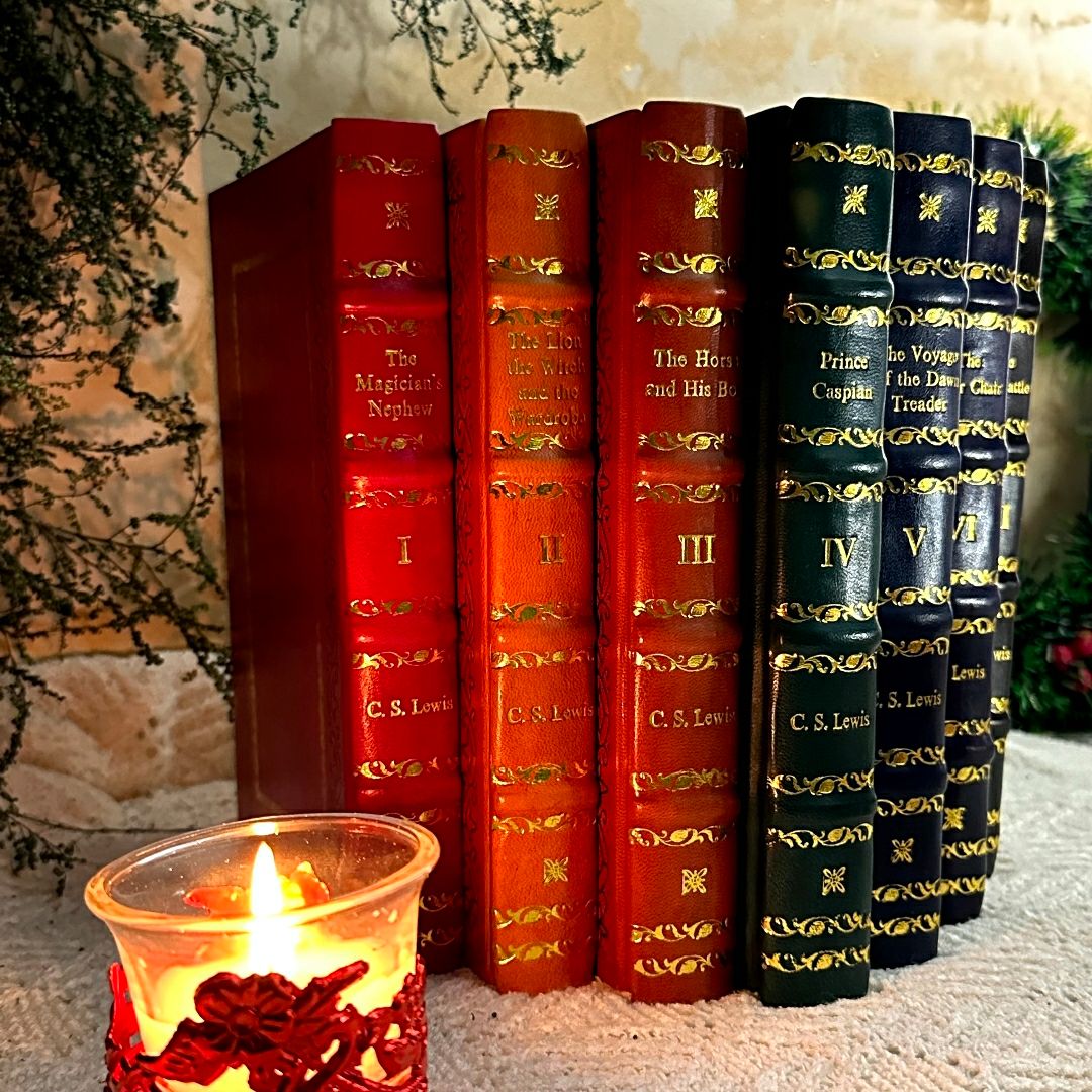The Complete Chronicles of Narnia: Leather Bound Edition