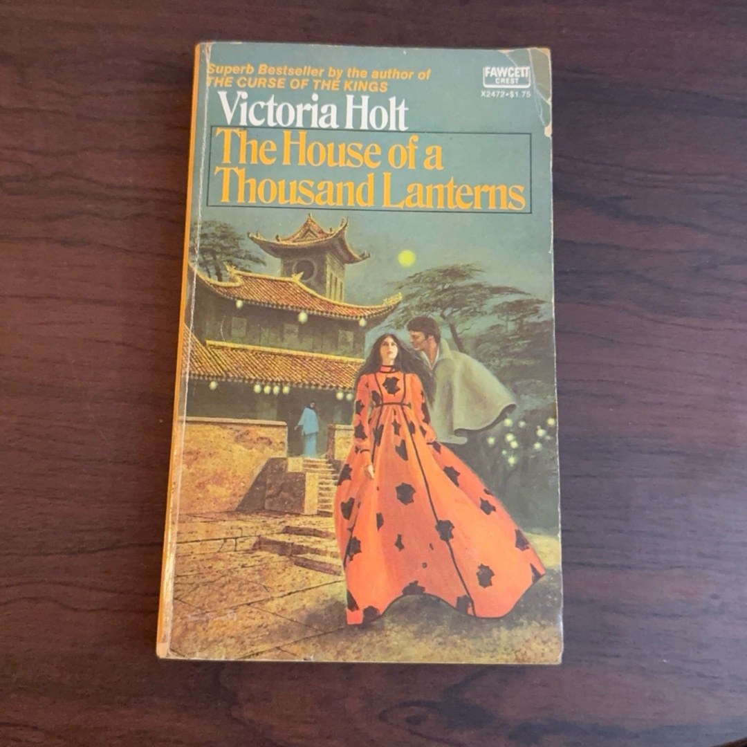 HOUSE OF A THOUSAND LANTERNS