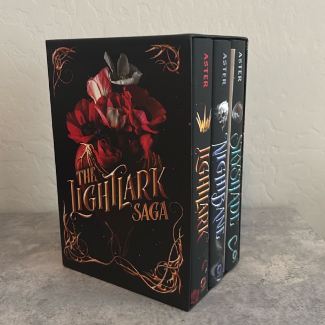 The Lightlark Saga: the Ultimate Box Set (Lightlark Saga Books 1-3)