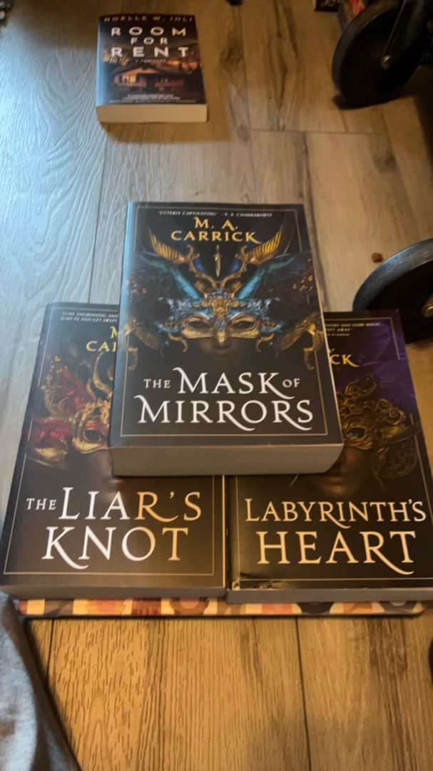 The Mask Of Mirrors And The Liar's Knot