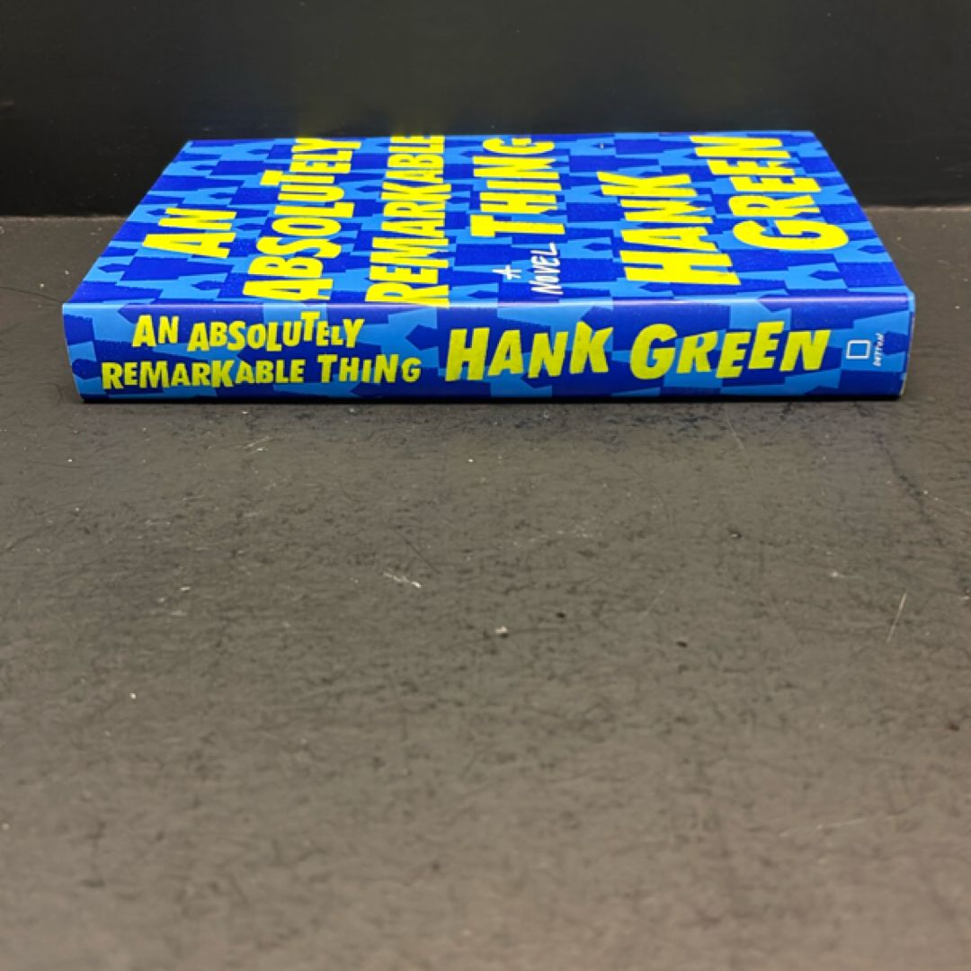 An Absolutely Remarkable Thing by Hank Green, Hardcover | Pangobooks