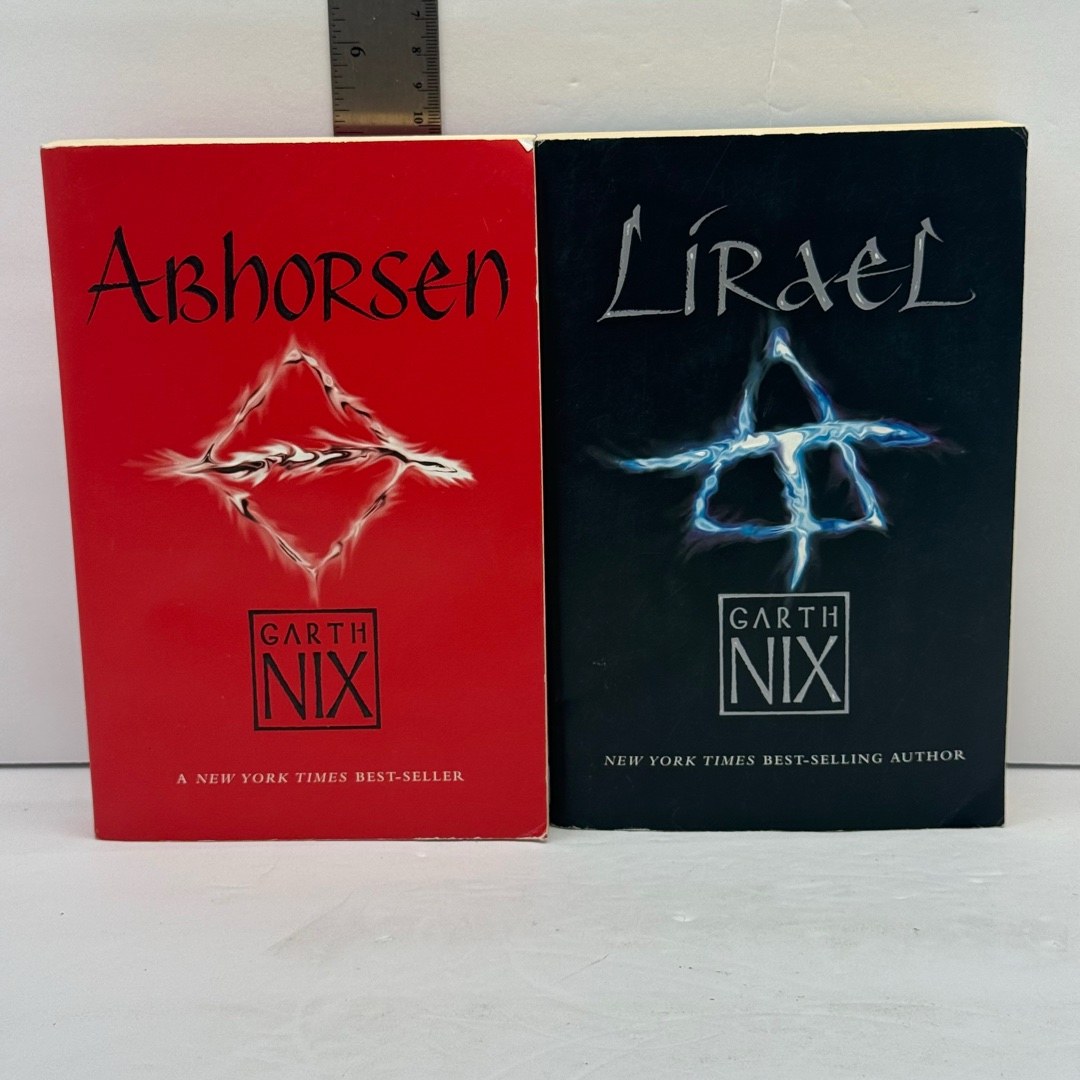 Lirael & Abhorsen (Old Kingdom) (1st Trade PB Edition 1st Print)