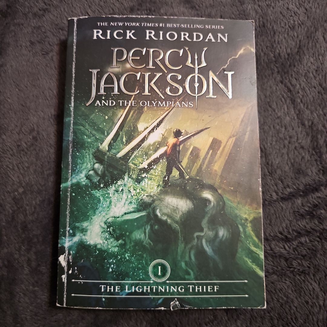 The Lightning Thief (Percy Jackson and the Olympians, Book One)