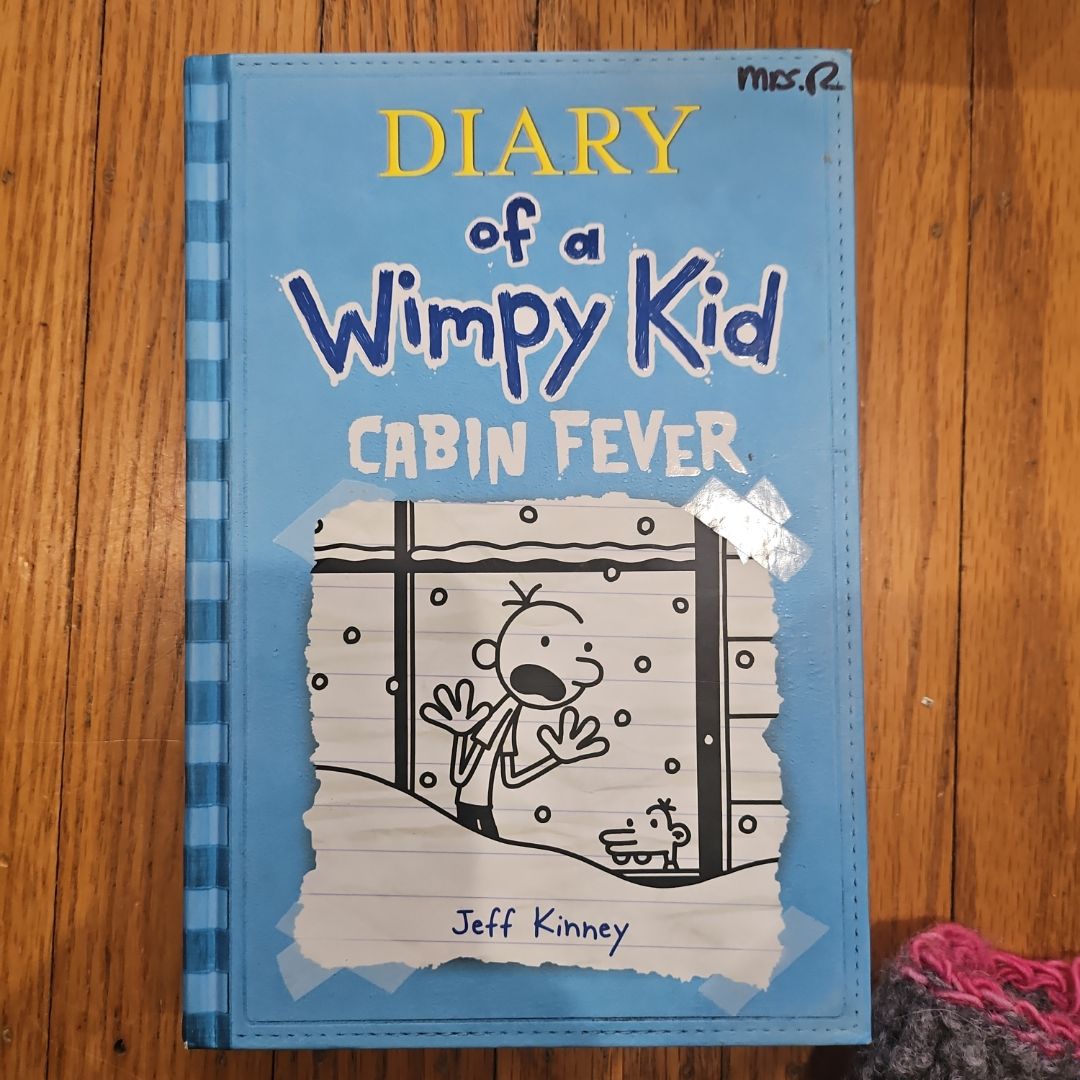 Cabin Fever (Diary of a Wimpy Kid, Book 6)
