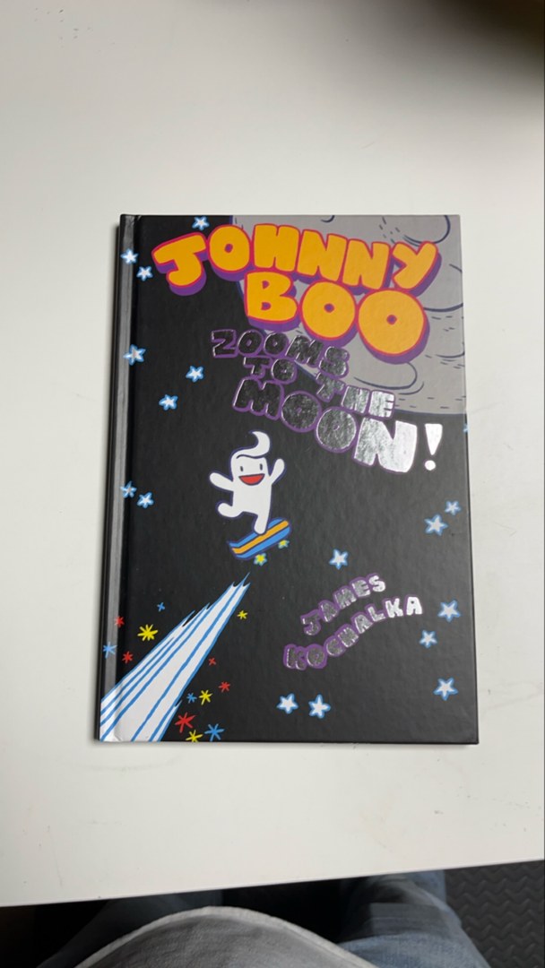 Johnny Boo Zooms to the Moon (Johnny Boo Book 6)