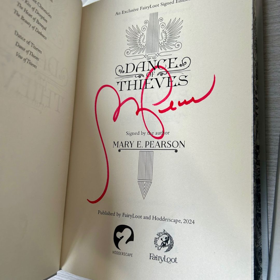 Mary E Pearson 2 Books Collection Set (Dance of Thieves, Vow of Thieves)