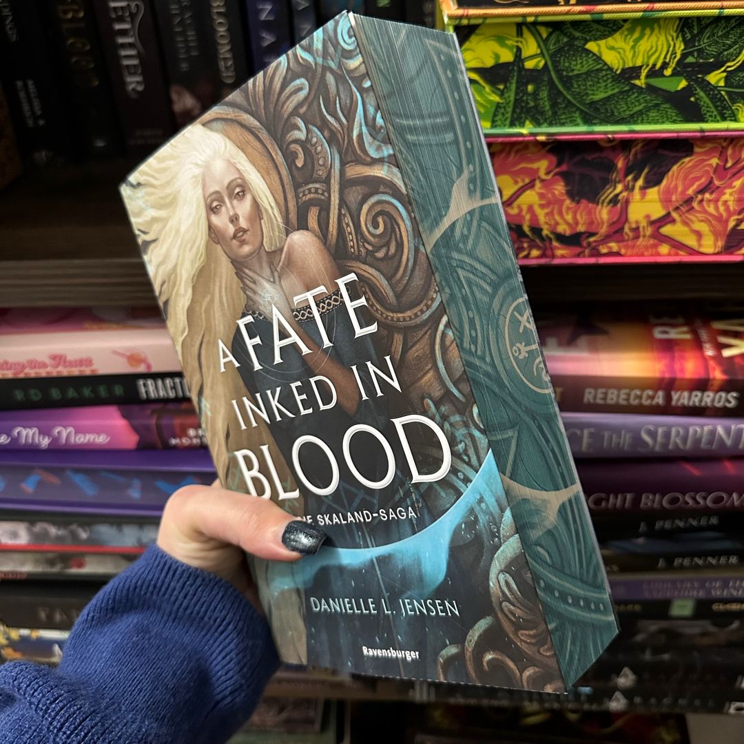 A Fate Inked in Blood - Die Skaland-Saga, Band 1 (Epische Romantasy | Limitierte Auflage mit Farbschnitt)