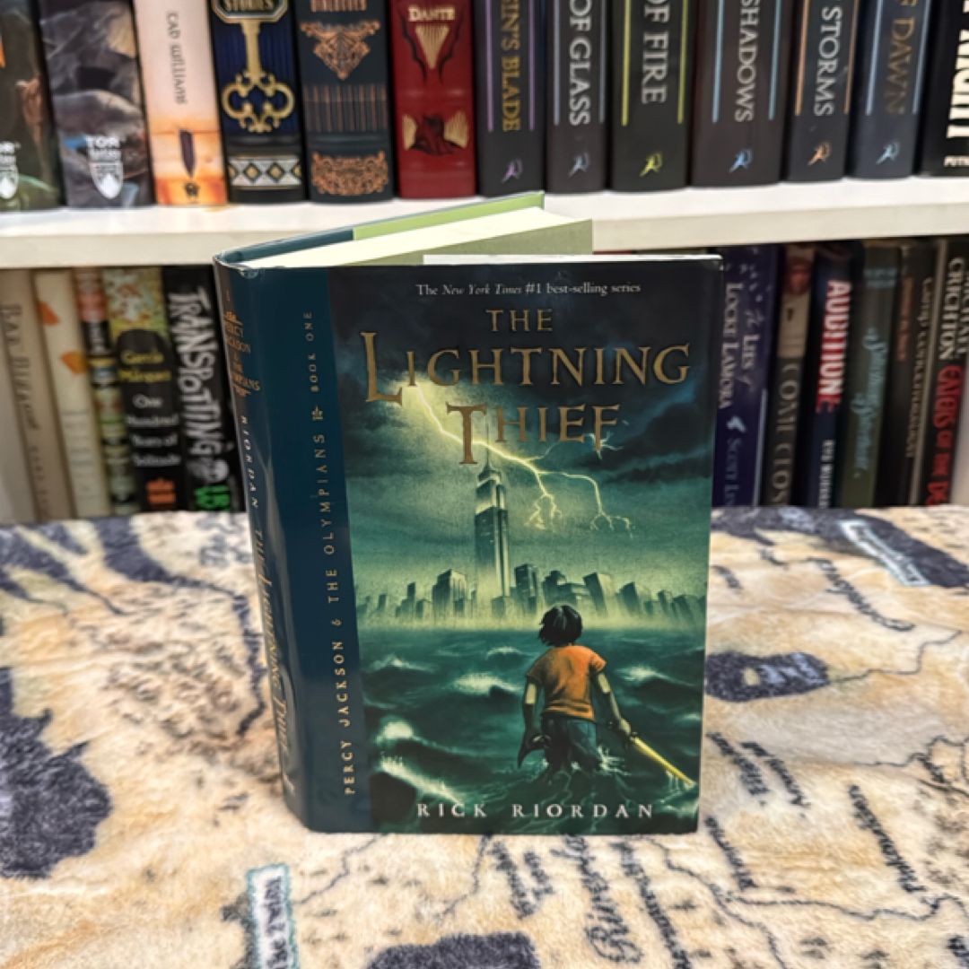 The Lightning Thief (Percy Jackson and the Olympians, Book One)