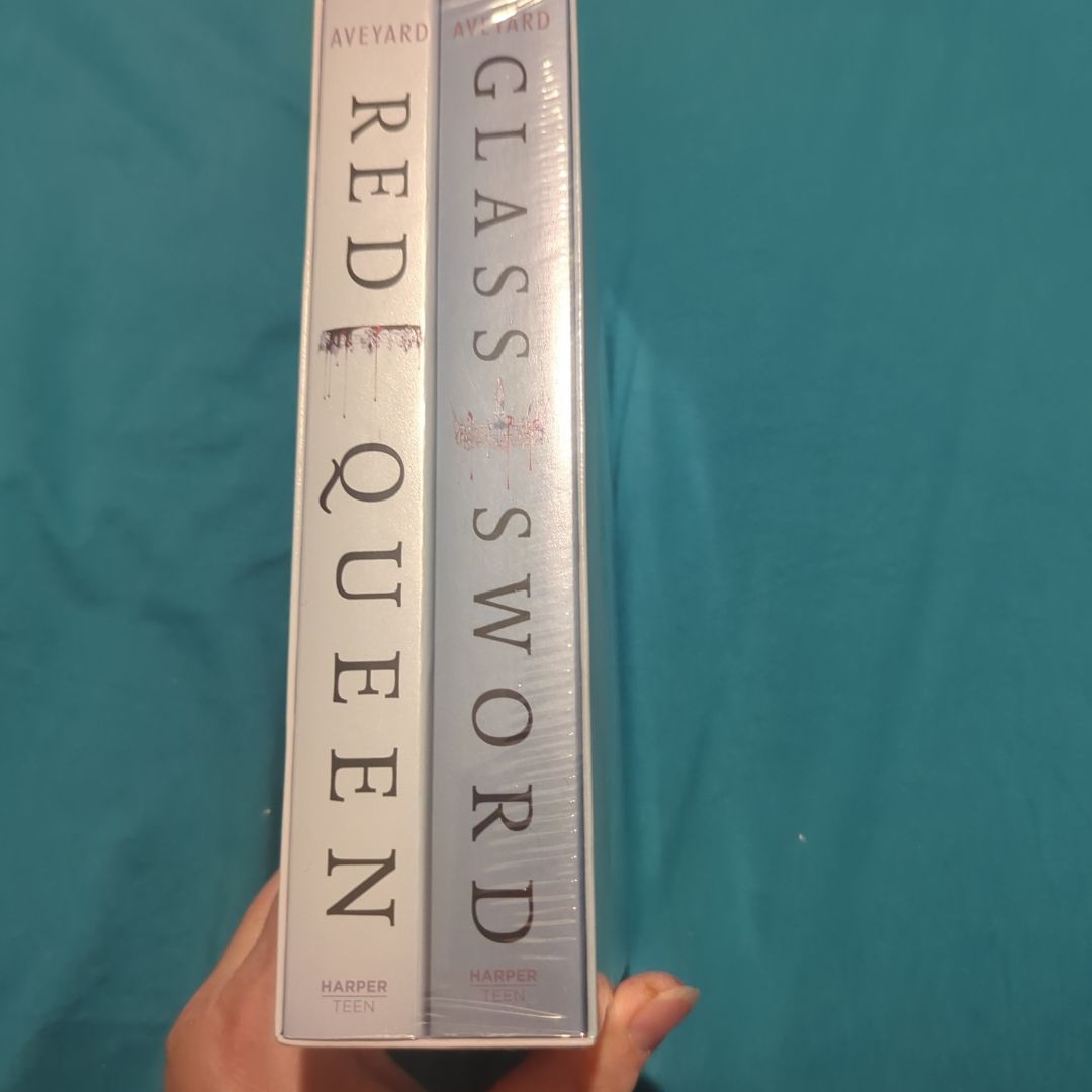 Red Queen 2-Book Paperback Box Set