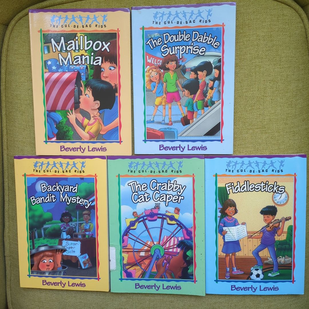 The Cul-De-Sac Kids Bundle: #1 Double Dabble Surprise, #9 Mailbox Mania, #11 Fiddlesticks, #12 The Crabby Cat Caper, #15 Backyard Bandit Mystery