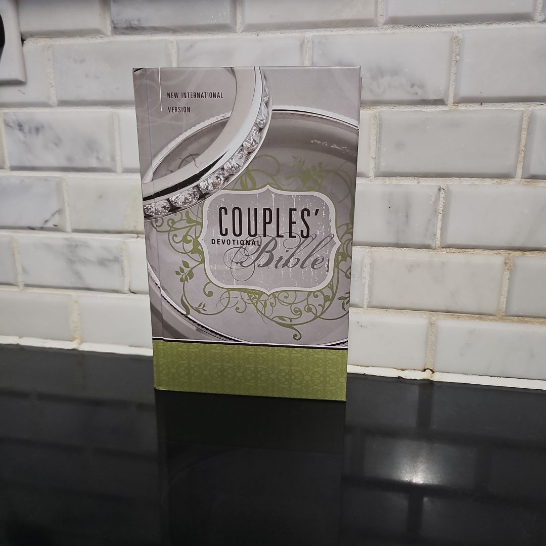 NIV Couples' Devotional Bible