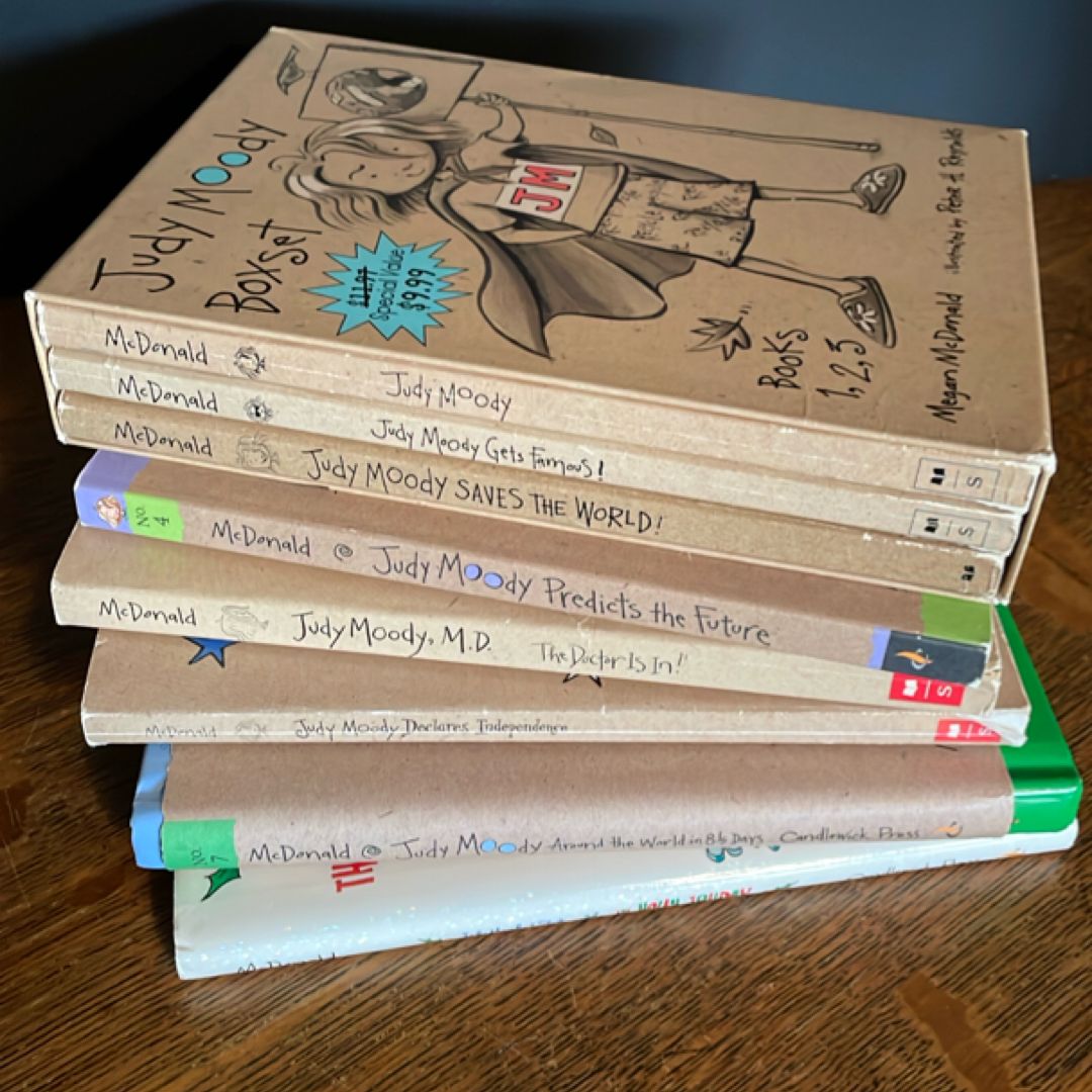 Lot of 8 Judy Moody Books
