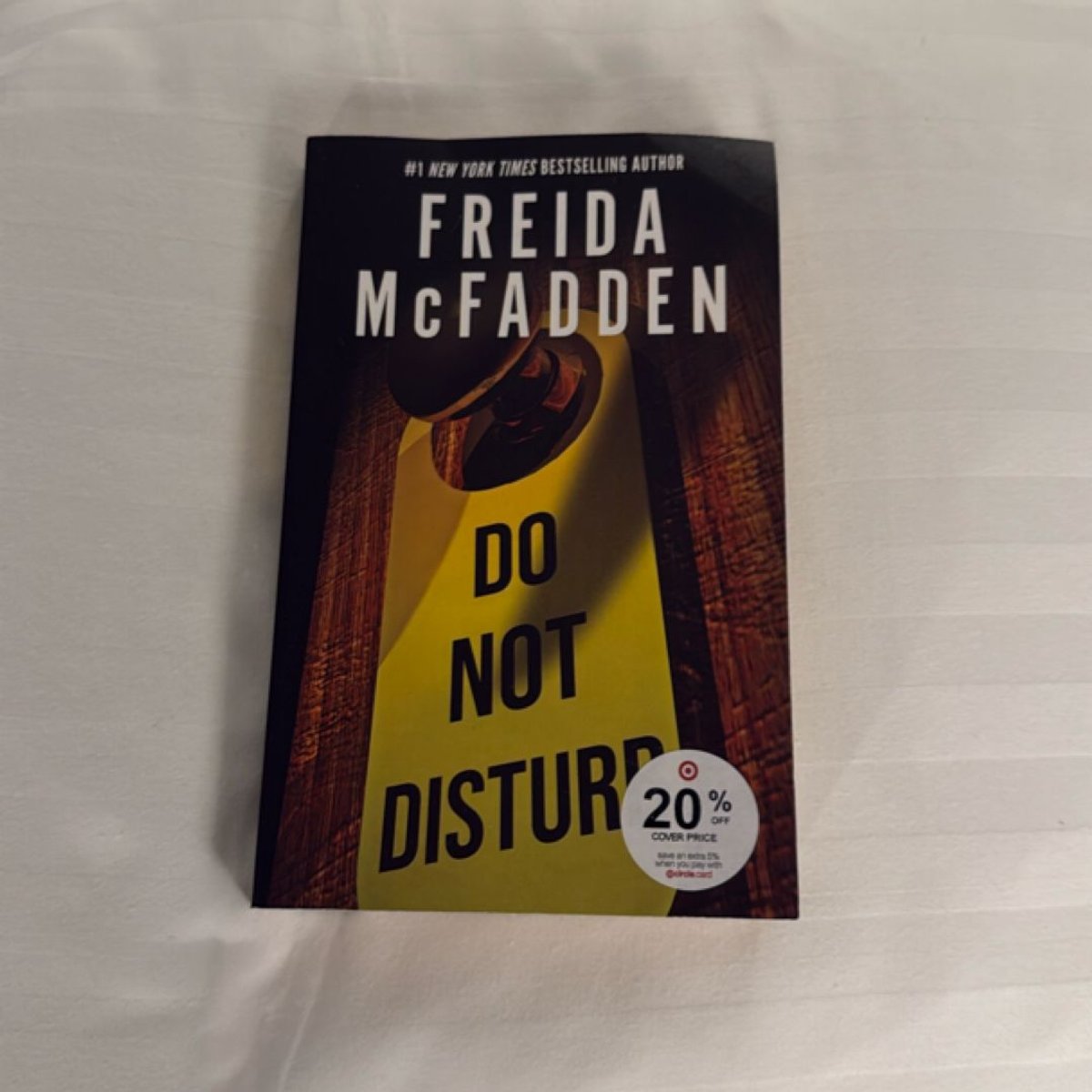 Do Not Disturb by Freida McFadden, Paperback | Pangobooks