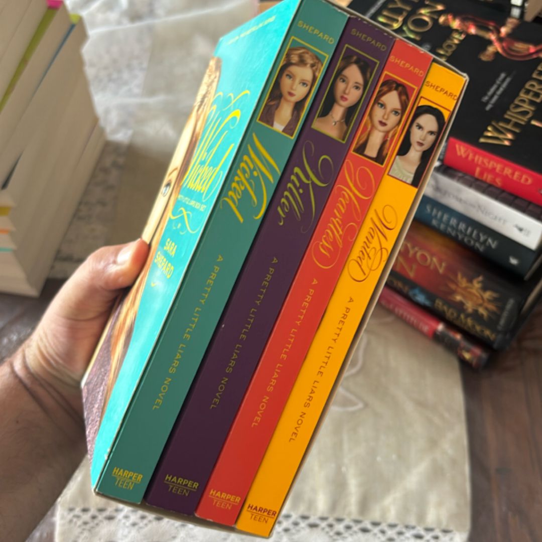 A Pretty Little Liars Box Set: Wicked: the Second Collection
