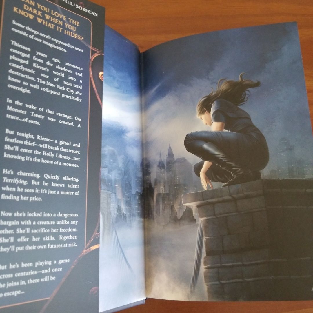 The Wren in the Holly Library (Deluxe Limited Edition)