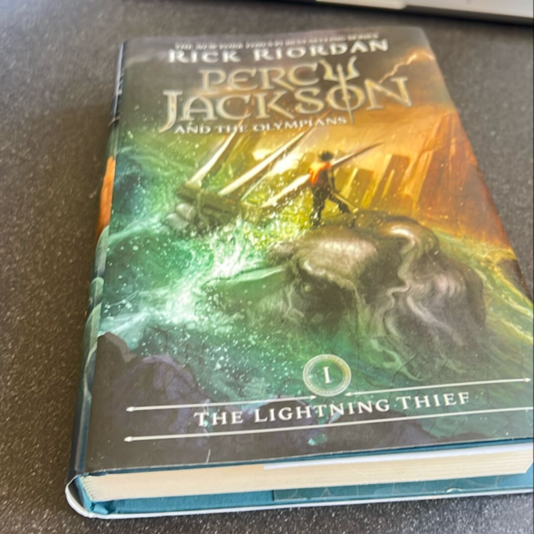 The Lightning Thief (Percy Jackson and the Olympians, Book One)