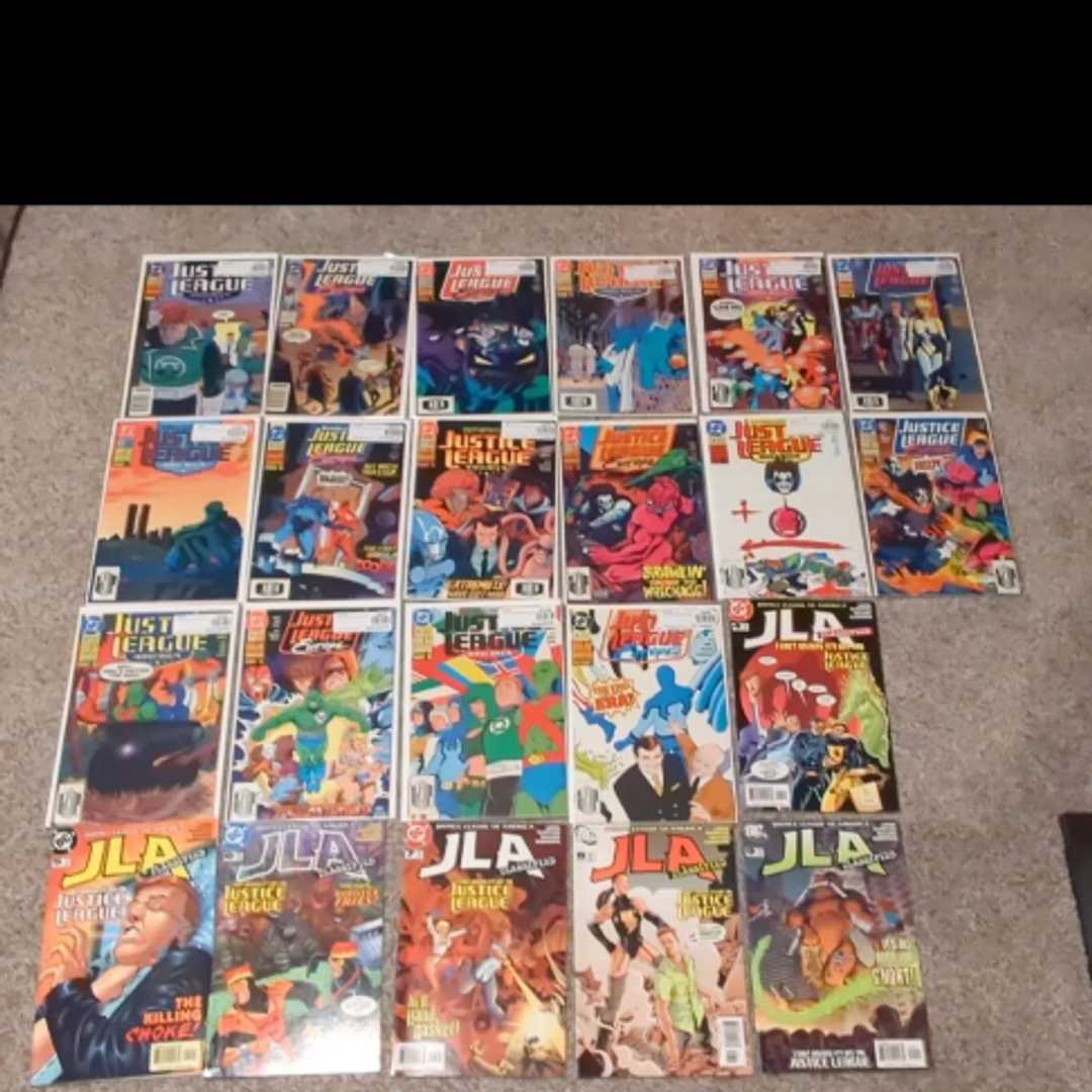 Justice League International Book Two: Around the World