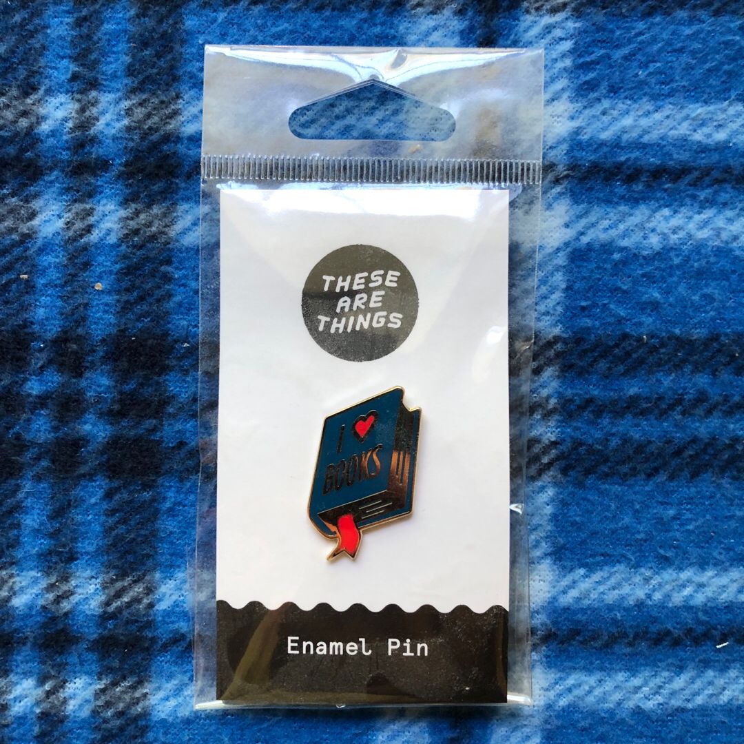 I Heart Books Enamal Pin