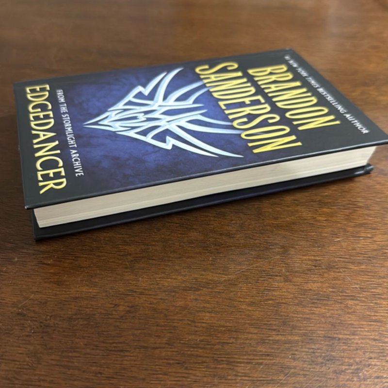 Edgedancer by Brandon Sanderson, Hardcover | Pangobooks
