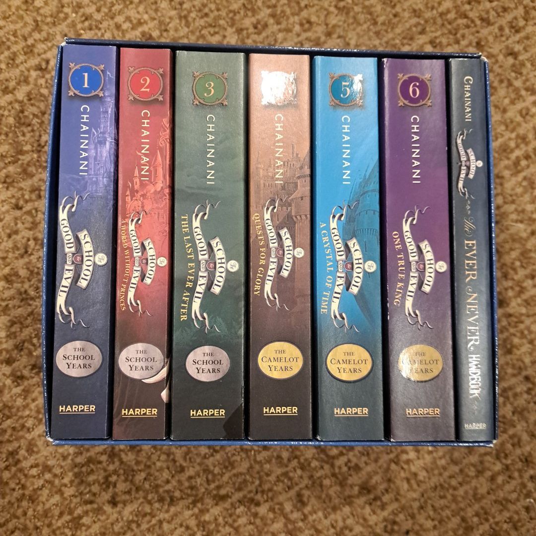 The School for Good and Evil 6-book box set. Books 1-6. Includes Bonus: The Ever Never Handbook.