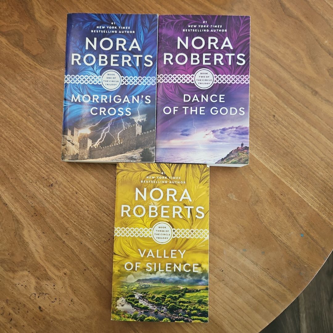 Nora Roberts Circle Trilogy Box Set
